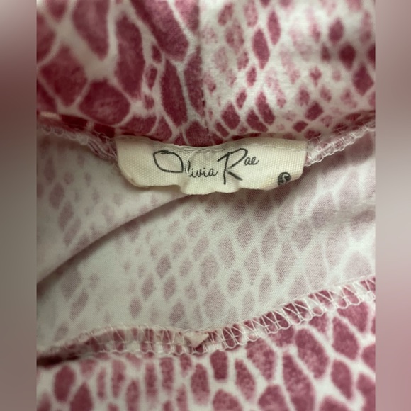 Olivia Rae Pink Top - Picture 2 of 3